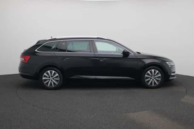 Škoda Superb (2022) thumbnail 6