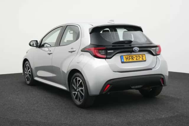Toyota Yaris (2022) thumbnail 2
