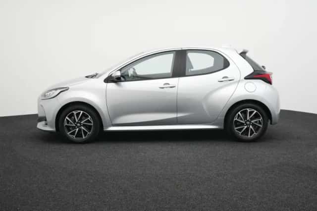Toyota Yaris (2022) thumbnail 4