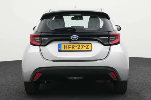 Toyota Yaris (2022) thumbnail 5