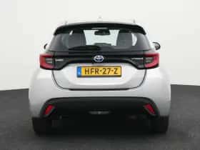 Toyota Yaris (2022) thumbnail 5