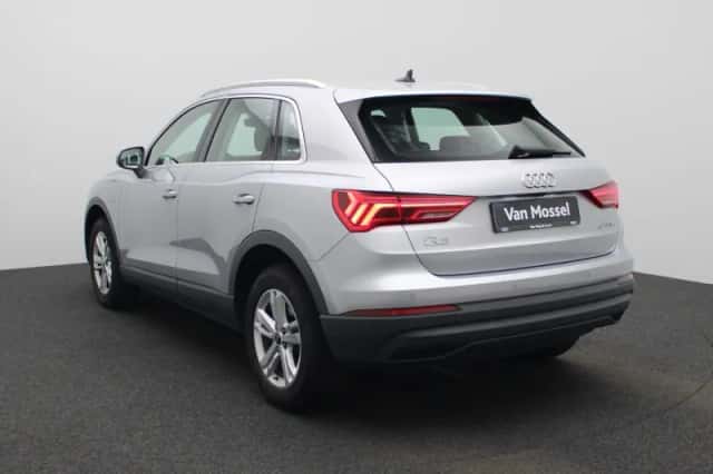 Audi Q3 (2022) thumbnail 2
