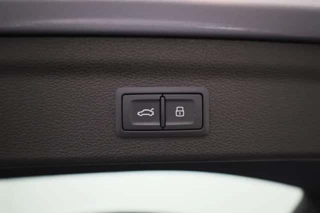 Audi Q3 (2022) thumbnail 13
