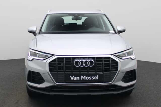 Audi Q3 (2022) thumbnail 3