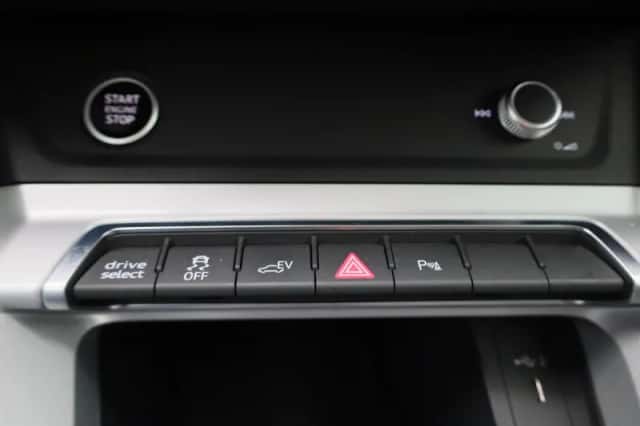 Audi Q3 (2022) thumbnail 26