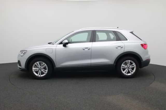 Audi Q3 (2022) thumbnail 4