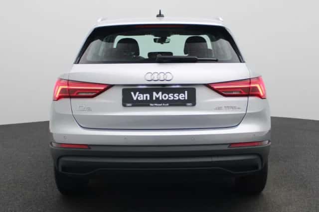 Audi Q3 (2022) thumbnail 5