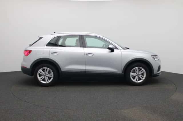 Audi Q3 (2022) thumbnail 6