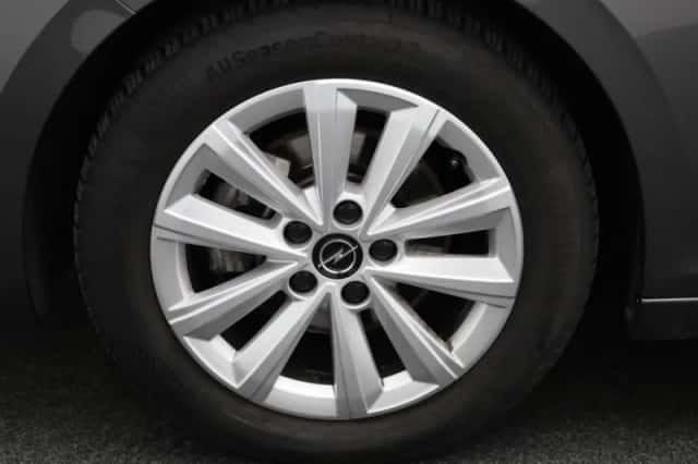 Opel Astra (2023) thumbnail 12