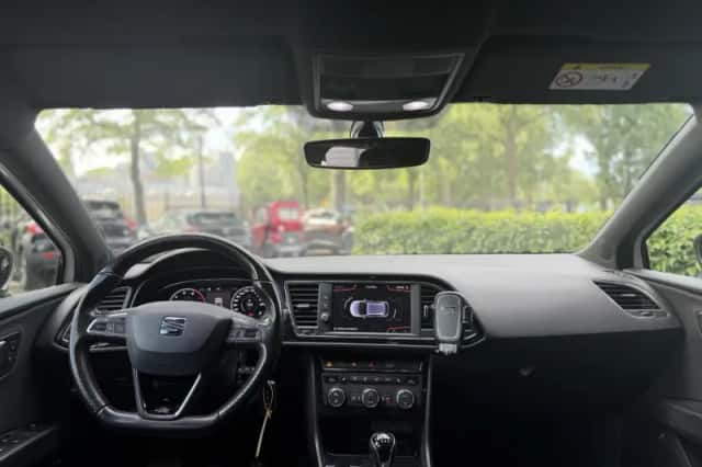 SEAT Leon (2018) thumbnail 3