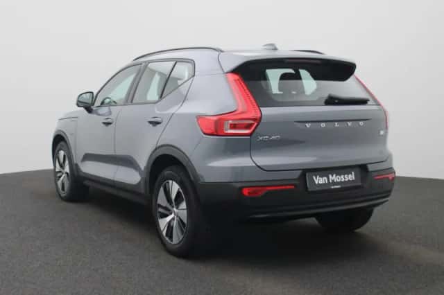 Volvo XC40 (2023) thumbnail 2