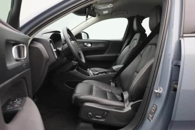 Volvo XC40 (2023) thumbnail 11