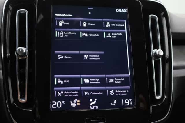 Volvo XC40 (2023) thumbnail 28