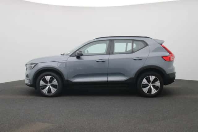 Volvo XC40 (2023) thumbnail 4