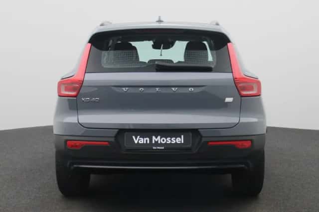 Volvo XC40 (2023) thumbnail 5