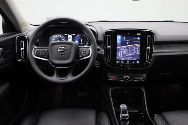 Volvo XC40 (2023) thumbnail 7