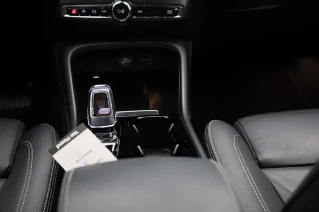 Volvo XC40 (2023) thumbnail 10