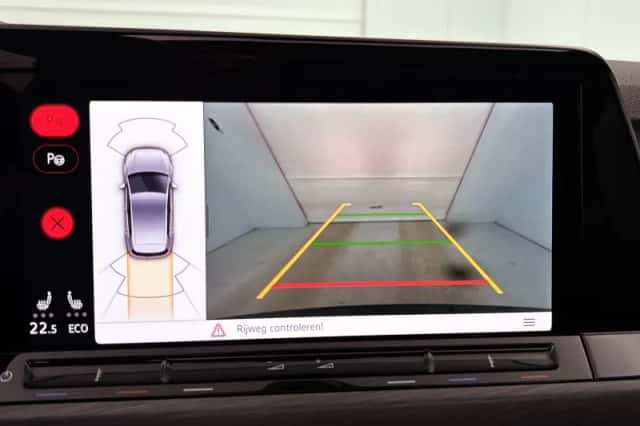 Volkswagen Golf (2022) thumbnail 16