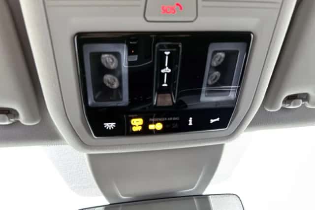 Volkswagen Golf (2022) thumbnail 17