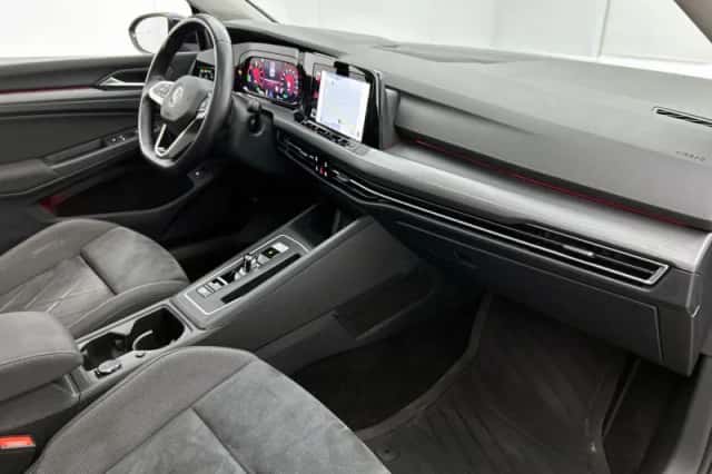 Volkswagen Golf (2022) thumbnail 22