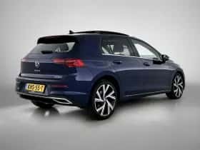 Volkswagen Golf (2022) thumbnail 4