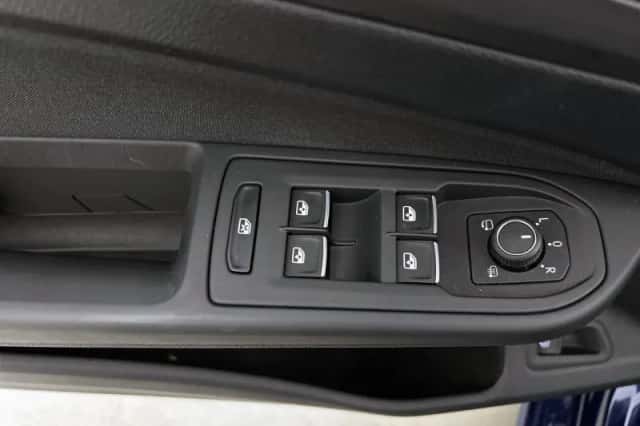 Volkswagen Golf (2022) thumbnail 37