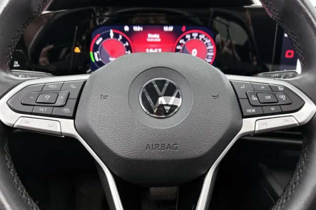 Volkswagen Golf (2022) thumbnail 39