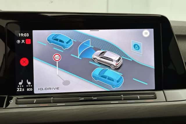 Volkswagen Golf (2022) thumbnail 9