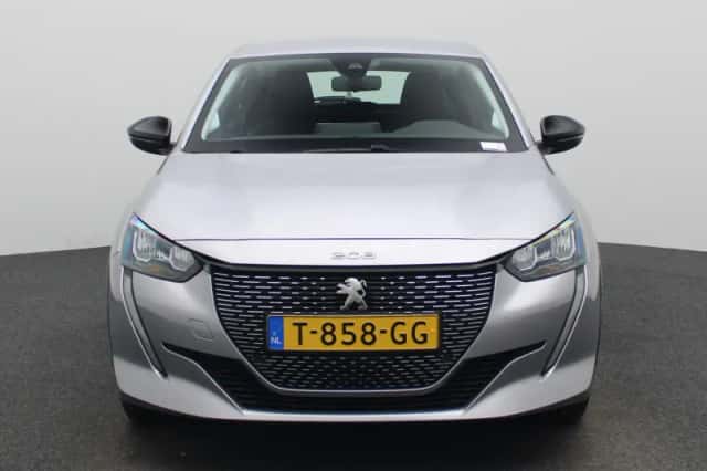Peugeot e-208 (2023) thumbnail 3