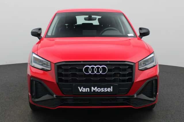Audi Q2 (2022) thumbnail 3