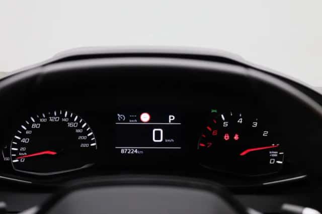 Peugeot 2008 (2022) thumbnail 8