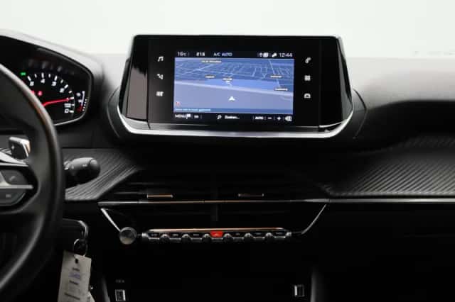 Peugeot 2008 (2022) thumbnail 9
