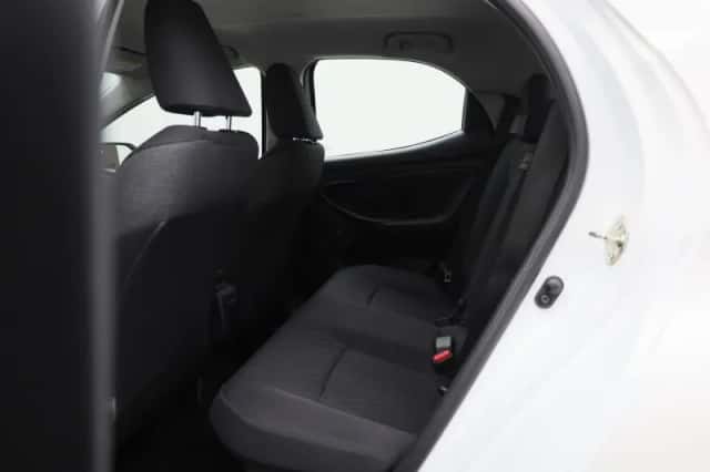 Toyota Yaris (2021) thumbnail 12