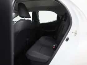 Toyota Yaris (2021) thumbnail 12