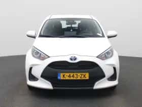 Toyota Yaris (2021) thumbnail 3