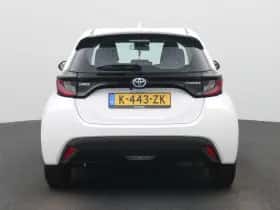 Toyota Yaris (2021) thumbnail 5
