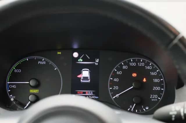 Toyota Yaris (2021) thumbnail 8