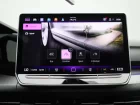 Volkswagen Golf thumbnail 27
