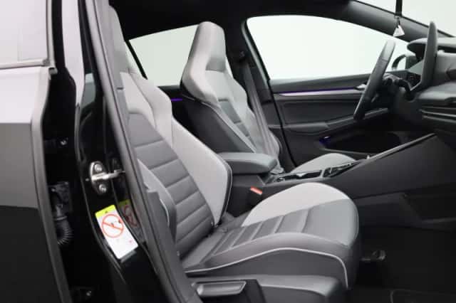 Volkswagen Golf (2025) thumbnail 33