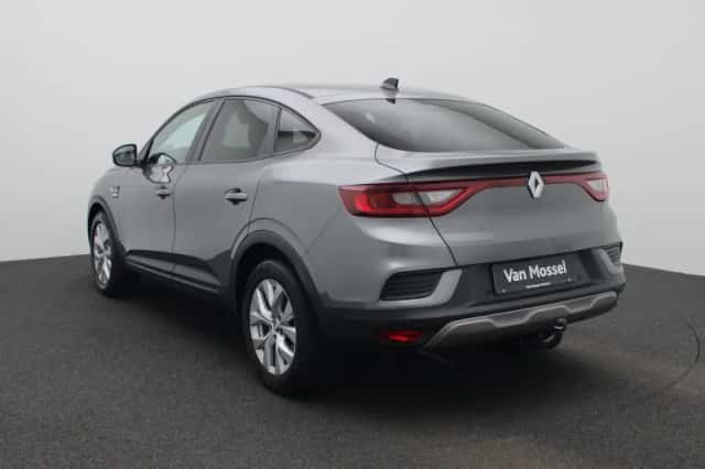 Renault Arkana (2022) thumbnail 2
