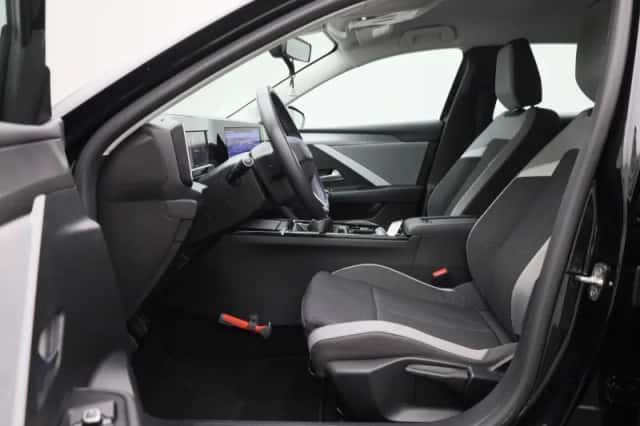 Opel Astra (2023) thumbnail 11