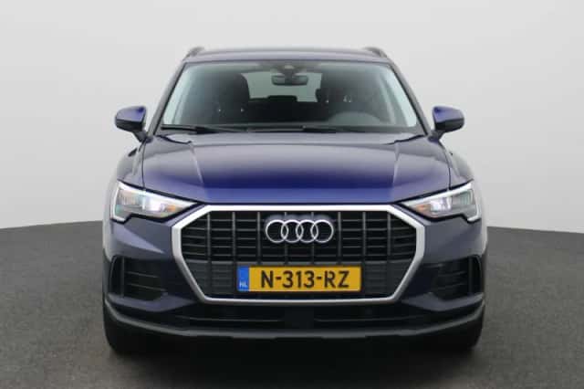 Audi Q3 (2022) thumbnail 3