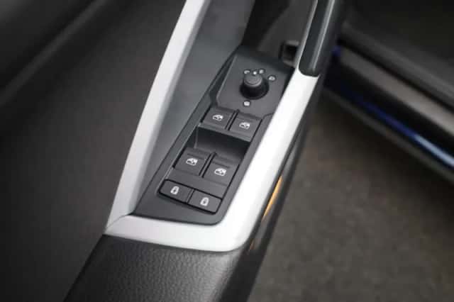 Audi Q3 (2022) thumbnail 27