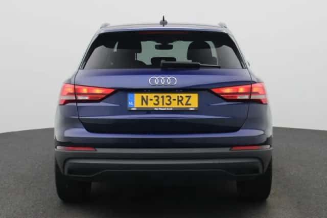 Audi Q3 (2022) thumbnail 5