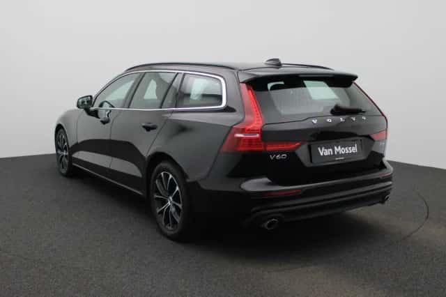 Volvo V60 (2022) thumbnail 2