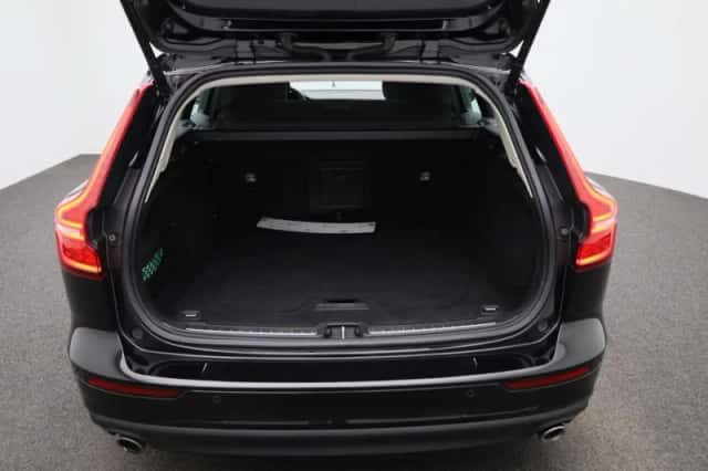 Volvo V60 (2022) thumbnail 11