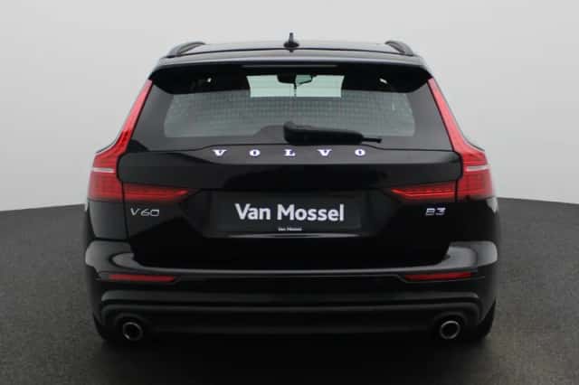 Volvo V60 (2022) thumbnail 5