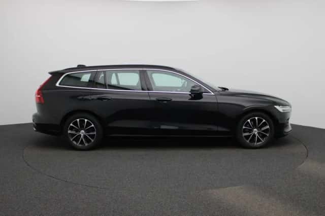 Volvo V60 (2022) thumbnail 6