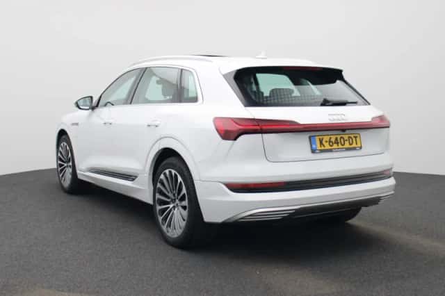 Audi e-tron (2020) thumbnail 2