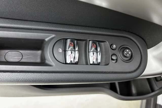 MINI Countryman (2023) thumbnail 6
